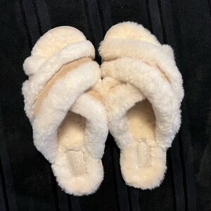Ugg slippers brand new never worn